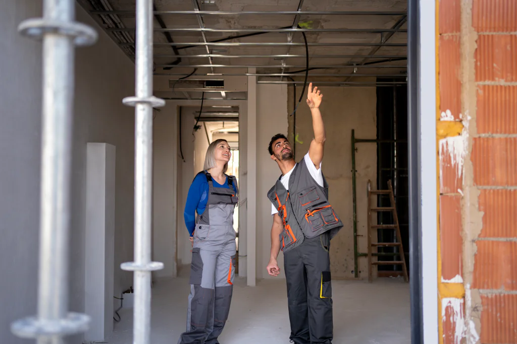 Equip de professionals de la construcció